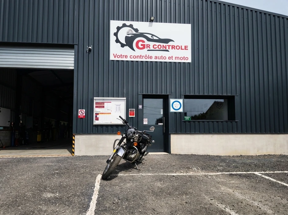 Centre de contrôle technique automobile et moto "GR Contrôle" en façade extérieure